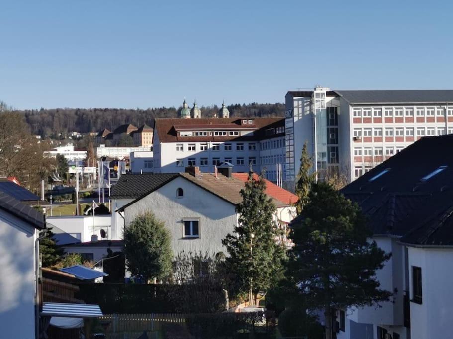 Schoene Grosse Ferienwohnung Basilikablick Stadtnah Ruhig Naehe Bodensee Mit Aussicht Weingarten  Eksteriør bilde